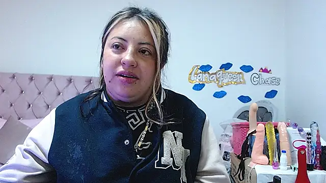 lanaqueen699 online show from January 18, 2025, 12:15 pm