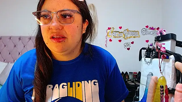 lanaqueen699 online show from September 19, 2025, 12:17 pm