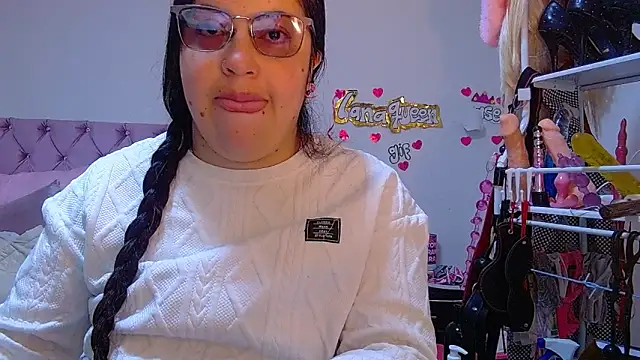 lanaqueen699 online show from June 12, 2026, 12:15 pm