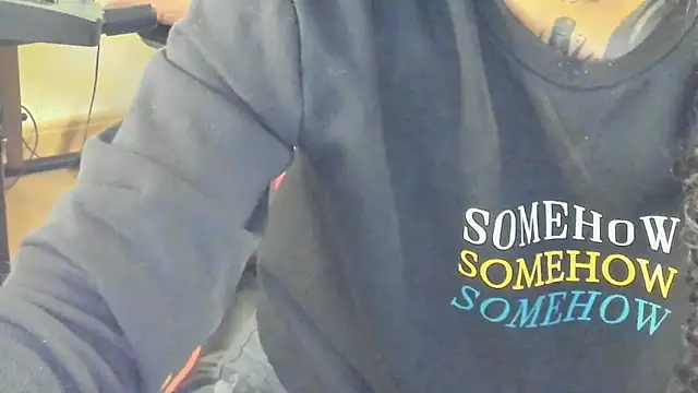 Snapshot of Ama_music chatting on October 10, 2025, 8:13 am Ama music online show from October 10, 2025, 8:13 am