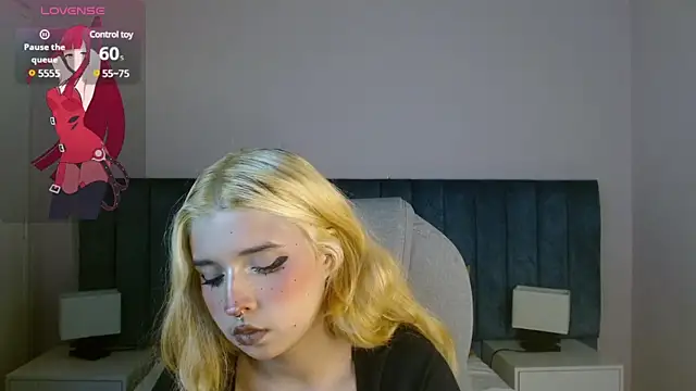april bunnyy online show from January 10, 2025, 8:37 pm