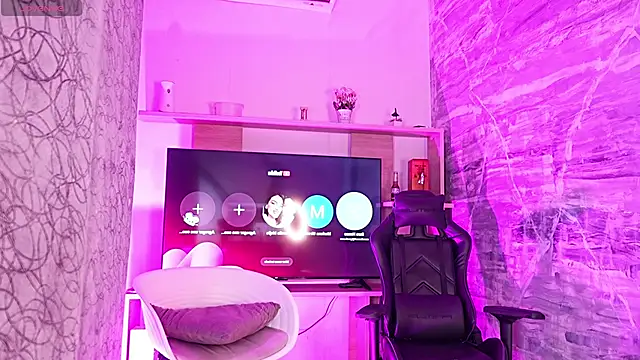 Snapshot of Melany_Luv chatting on March 26, 2026, 8:47 pm Melany Luv online show from March 26, 2026, 8:47 pm