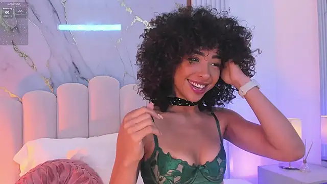 Snapshot of OSHUN_ chatting on September 16, 2025, 12:17 pm OSHUN  online show from September 16, 2025, 12:17 pm