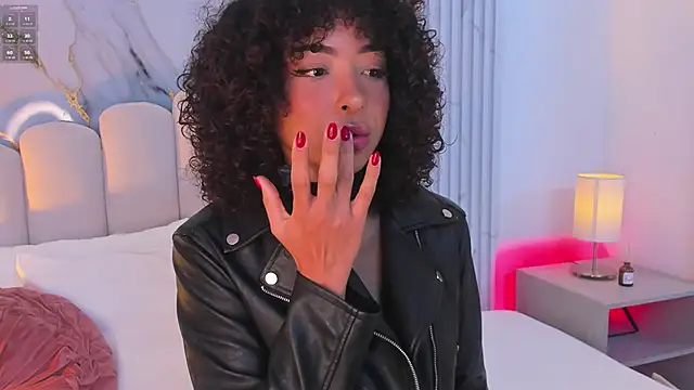 Snapshot of OSHUN_ chatting on September 26, 2025, 12:31 pm OSHUN  online show from September 26, 2025, 12:31 pm