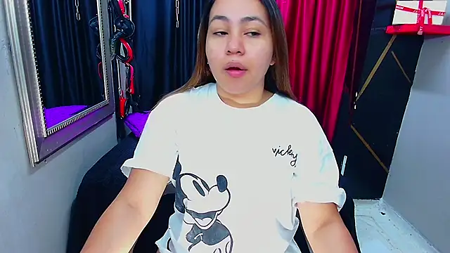 AmorMia online show from February 8, 2025, 1:33 pm