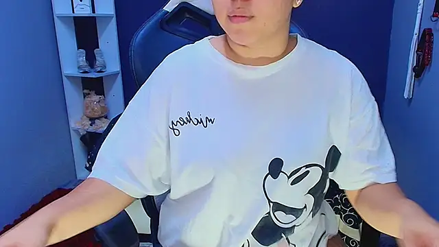 AmorMia online show from March 19, 2025, 7:27 pm