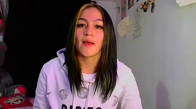 Snapshot of lucycherry__ chatting on December 11, 2024, 2:19 am lucycherry online show from December 11, 2024, 2:19 am