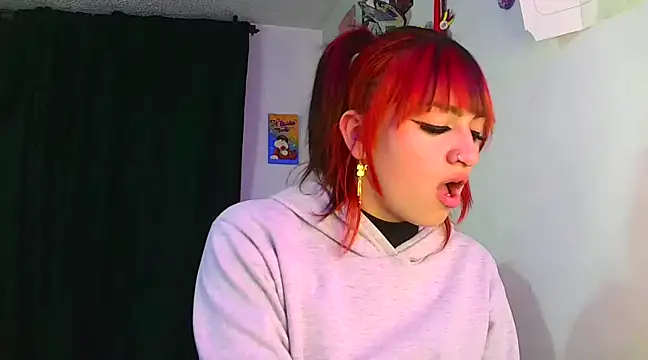 Snapshot of lucycherry__ chatting on January 22, 2025, 1:10 am lucycherry online show from January 22, 2025, 1:10 am