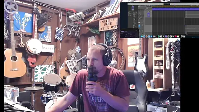 Snapshot of itsjameswebbscope chatting on October 9, 2025, 3:54 pm itsjameswebbscope online show from October 9, 2025, 3:54 pm