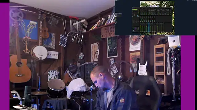 Snapshot of itsjameswebbscope chatting on October 21, 2025, 6:25 am itsjameswebbscope online show from October 21, 2025, 6:25 am