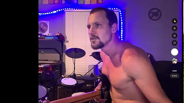 Snapshot of itsjameswebbscope chatting on March 16, 2026, 6:28 am itsjameswebbscope online show from March 16, 2026, 6:28 am