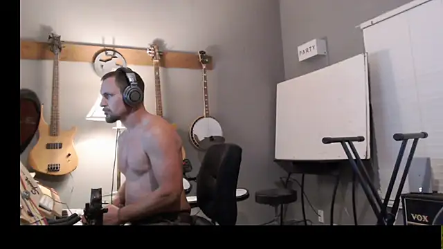 Snapshot of itsjameswebbscope chatting on March 27, 2026, 8:59 am itsjameswebbscope online show from March 27, 2026, 8:59 am