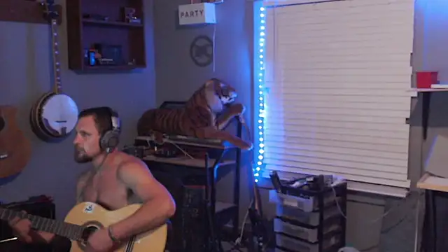 itsjameswebbscope online show from May 12, 2026, 8:33 am