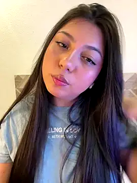 Maii chan online show from November 4, 2025, 6:23 am