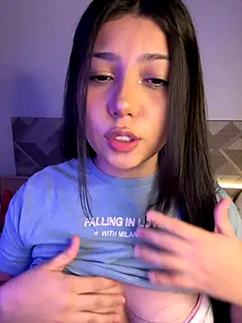 Maii chan online show from December 17, 2025, 6:19 am