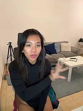 Snapshot of NaughtyMe chatting on December 8, 2024, 1:35 am NaughtyMe online show from December 8, 2024, 1:35 am