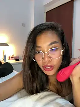 Snapshot of NaughtyMe chatting on January 5, 2025, 7:28 am NaughtyMe online show from January 5, 2025, 7:28 am