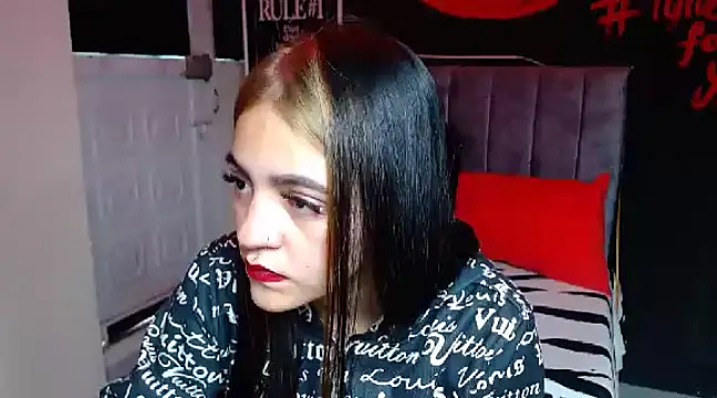 Violettasquirt online show from December 24, 2024, 1:39 pm