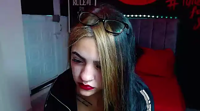 Violettasquirt online show from January 25, 2025, 1:41 pm