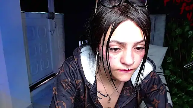Violettasquirt online show from April 29, 2026, 5:30 pm