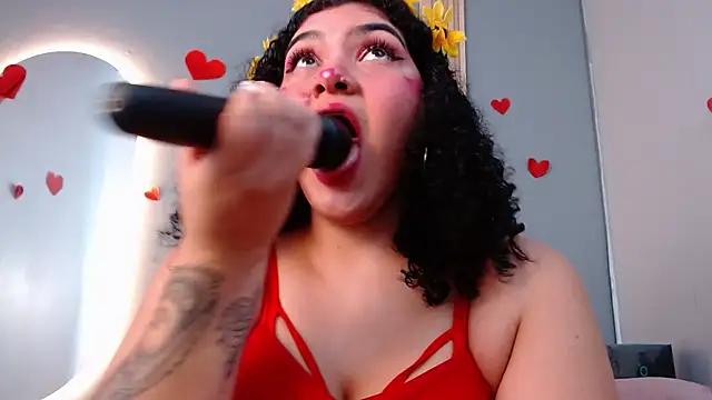 fabiana hot couple online show from February 14, 2025, 7:54 pm