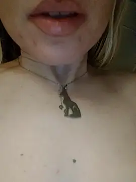 Snapshot of Linda_999 chatting on December 22, 2025, 2:30 am Linda 999 online show from December 22, 2025, 2:30 am