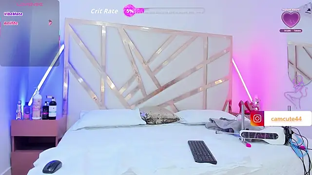 Snapshot of Cameron_cutee chatting on October 23, 2025, 7:01 pm Cameron cutee online show from October 23, 2025, 7:01 pm