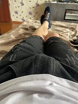 red red00 online show from April 9, 2026, 10:20 am