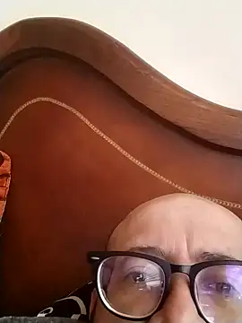 Snapshot of horfet chatting on October 18, 2025, 1:34 pm horfet online show from October 18, 2025, 1:34 pm