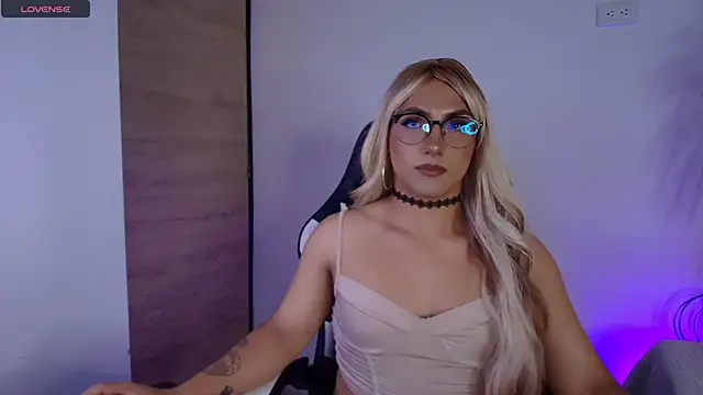 Snapshot of -Sofii_ chatting on April 2, 2026, 8:50 pm -Sofii online show from April 2, 2026, 8:50 pm