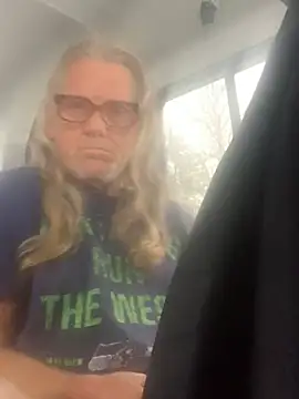 Snapshot of longhairjim chatting on February 14, 2025, 12:30 am longhairjim online show from February 14, 2025, 12:30 am