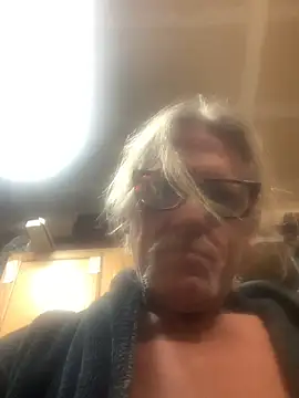 Snapshot of longhairjim chatting on March 3, 2025, 4:47 am longhairjim online show from March 3, 2025, 4:47 am