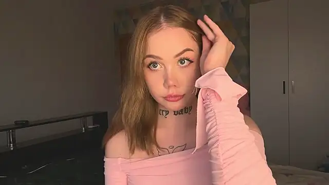 hanna cry baby online show from September 28, 2025, 3:39 pm