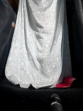 Snapshot of LunaDrago chatting on October 13, 2025, 10:04 am LunaDrago online show from October 13, 2025, 10:04 am