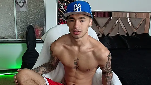 Snapshot of Damon__333 chatting on September 30, 2025, 5:29 pm Damon  333 online show from September 30, 2025, 5:29 pm