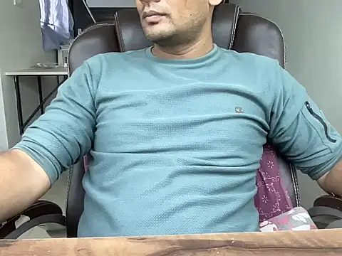 Snapshot of NiceBoy9099 chatting on October 9, 2025, 12:36 pm NiceBoy9099 online show from October 9, 2025, 12:36 pm