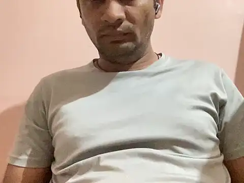 Snapshot of NiceBoy9099 chatting on November 14, 2025, 11:02 pm NiceBoy9099 online show from November 14, 2025, 11:02 pm