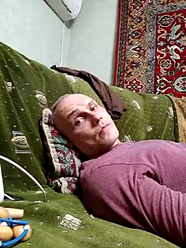 Pineapple04 online show from January 5, 2026, 6:44 pm