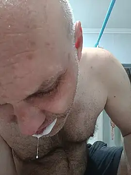 Snapshot of Pineapple04 chatting on July 7, 2026, 3:09 am Pineapple04 online show from July 7, 2026, 3:09 am