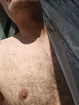 Snapshot of Pineapple04 chatting on July 13, 2026, 4:37 am Pineapple04 online show from July 13, 2026, 4:37 am
