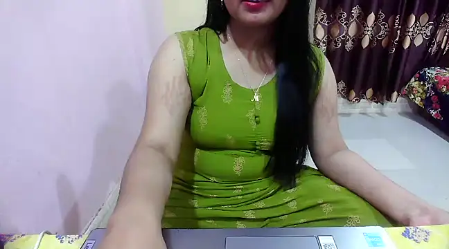 LovelyRose69 online show from December 4, 2024, 4:38 pm