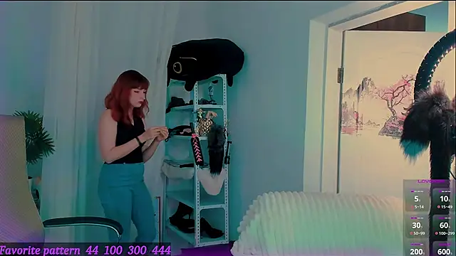 Toxic Ellies online show from May 17, 2026, 2:02 pm
