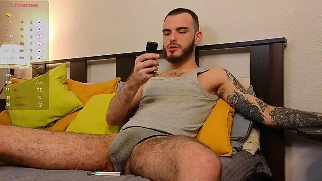 Snapshot of xteddy_bear chatting on February 22, 2025, 8:09 pm xteddy bear online show from February 22, 2025, 8:09 pm
