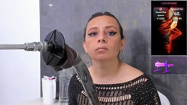 Snapshot of Issys_milf chatting on August 6, 2026, 12:07 pm Issys milf online show from August 6, 2026, 12:07 pm