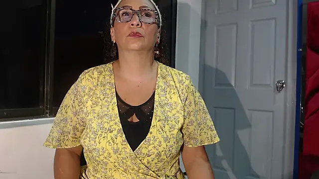 EvaMills1 online show from January 3, 2025, 1:36 pm