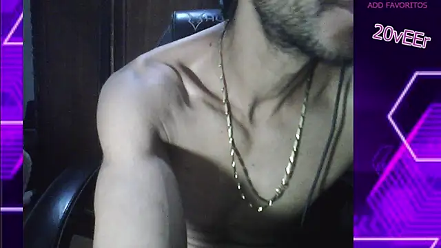 Snapshot of 20vEEr chatting on January 29, 2025, 10:43 pm 20vEEr online show from January 29, 2025, 10:43 pm