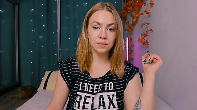 Snapshot of InsatiableFoxX chatting on September 19, 2025, 7:25 pm InsatiableFoxX online show from September 19, 2025, 7:25 pm