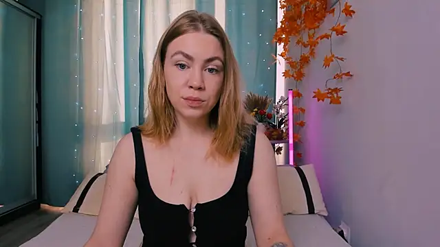 Snapshot of InsatiableFoxX chatting on September 29, 2025, 5:56 am InsatiableFoxX online show from September 29, 2025, 5:56 am