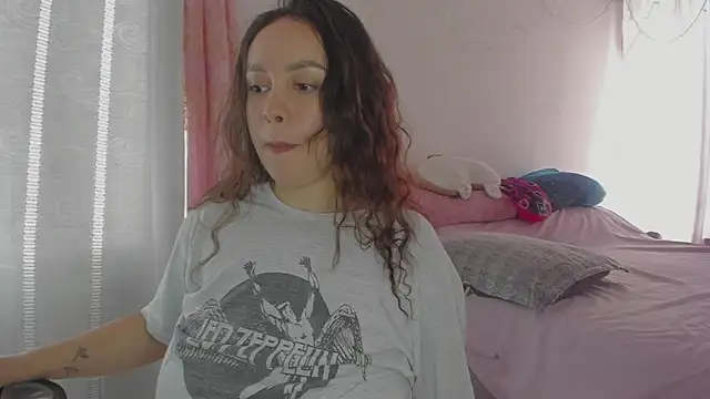 HARLEYNAPIER online show from August 3, 2026, 2:54 pm
