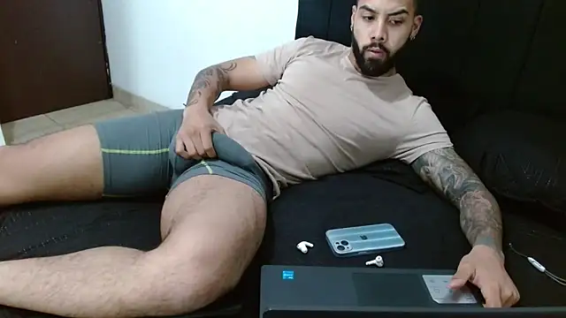 Hendry  online show from December 6, 2024, 4:36 am